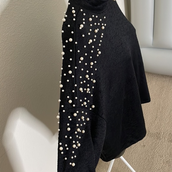 H&M Sweater - Picture 2 of 6